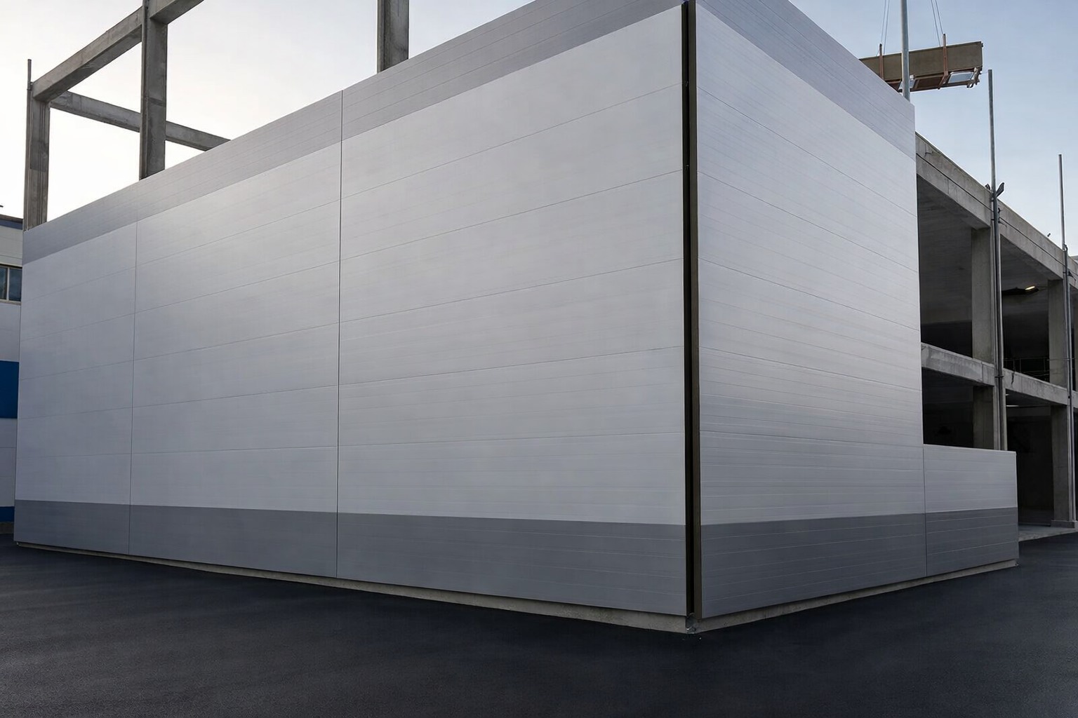 Монтаж сэндвич-панелей на объекте